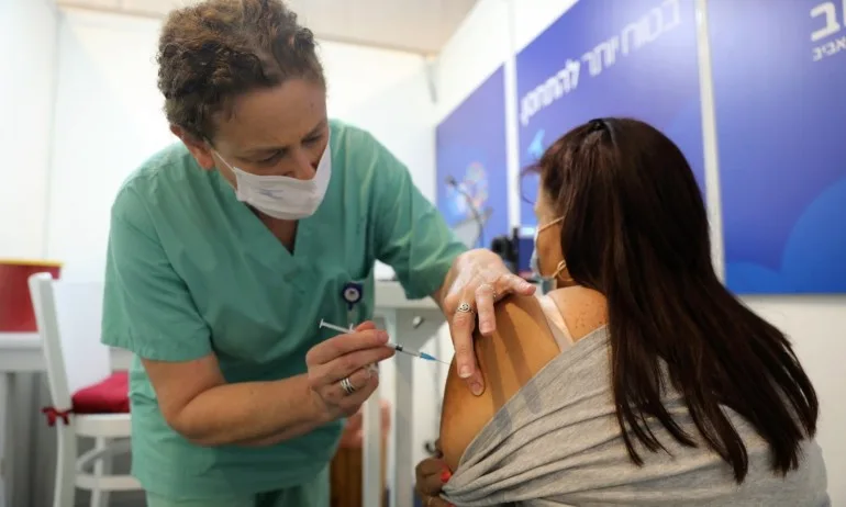 Израел одобри ваксината на Модерна - Tribune.bg