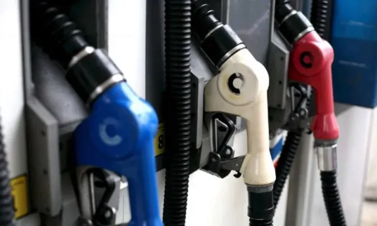 В началото на декември свършва отстъпката от 25 стотинки за литър гориво - Tribune.bg