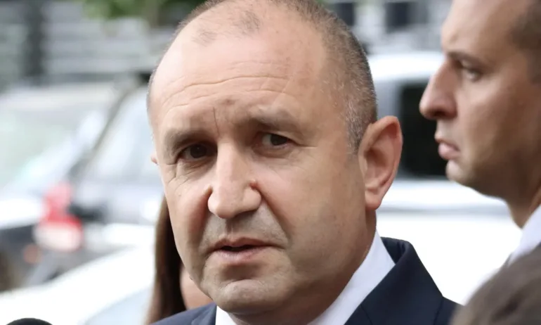 Радев отива в Лондон за погребението на кралица Елизабет II - Tribune.bg