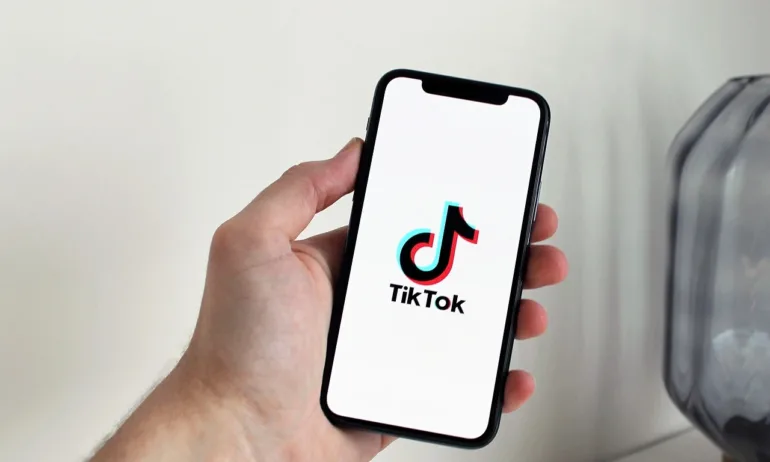 ЕК даде на TikTok 24 часа да предостави отговори относно намесата в изборите в Румъния - Tribune.bg