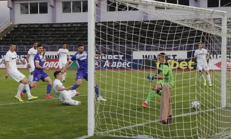 Етър и Славия с равенство, ще се борят за оцеляването си - Tribune.bg