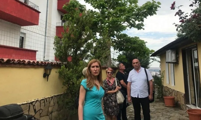 Министър Ангелкова иска от КЗП да бъде затворена къща за гости в Свети Влас - Tribune.bg