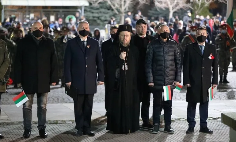 Красен Кралев присъства на тържествената заря-проверка в град Бяла - Tribune.bg