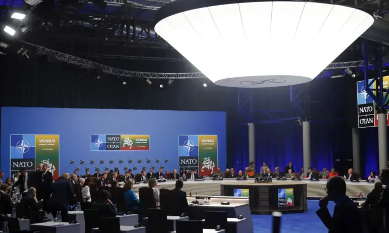 Във Вилнюс: Бъдещето на Украйна е в НАТО, но без покана засега - Tribune.bg