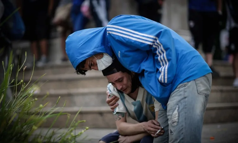 Хиляди се прощават с легендата Диего Марадона - Tribune.bg