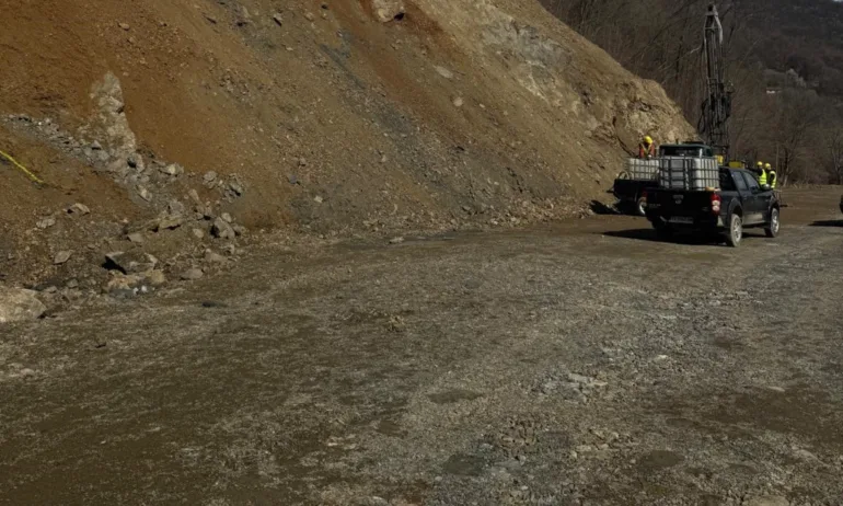 След 6 години ремонт: Най-сетне пускат движението по пътя Мездра - Ботевград - Tribune.bg