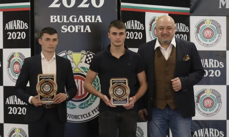 Министър Кралев участва в награждаването на най-добрите български мотоциклетисти за сезон 2020 - Tribune.bg