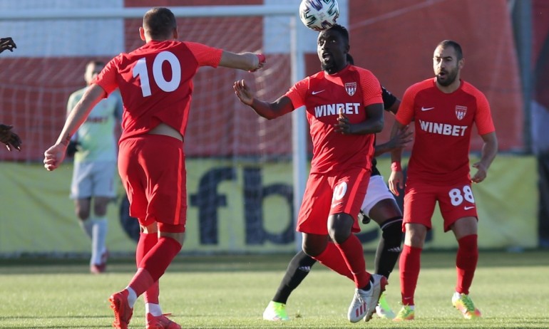 Клуб от Първа лига може да се оттегли - Tribune.bg