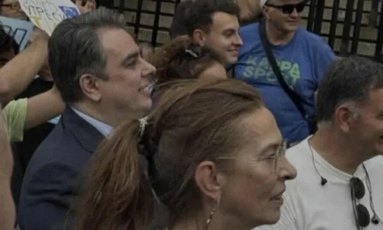 Виктор Блъсков: Присъствието на чужд посланик на протест е недопустимо - Tribune.bg