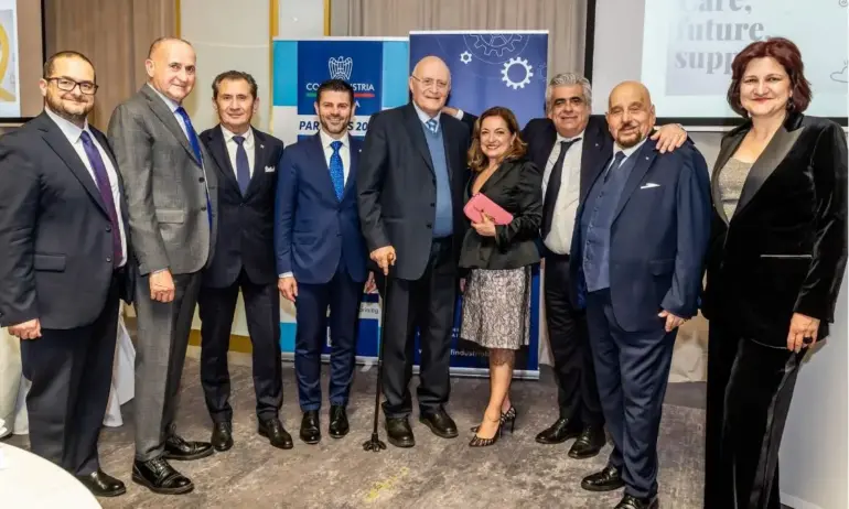 Посланичка Дзара присъства на коледната вечеря на Конфиндустрия България - Tribune.bg