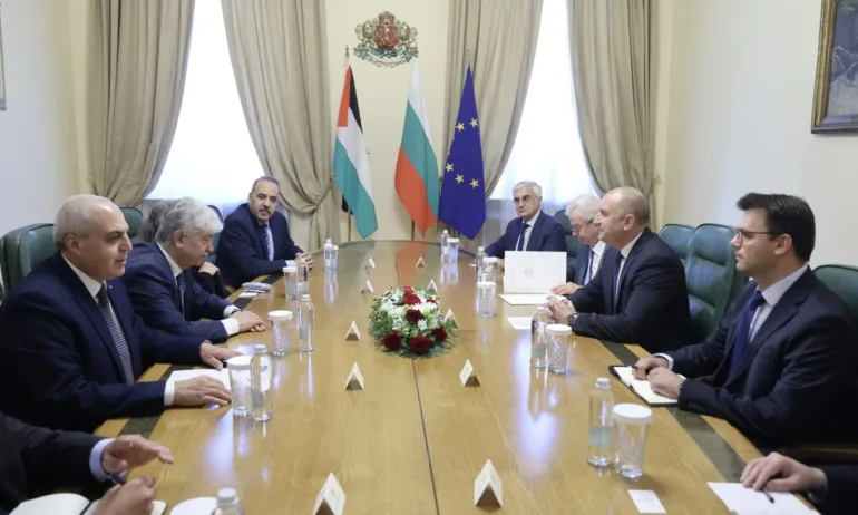 Радев: България следи със загриженост случващото се в Ивицата Газа и в Западния бряг - Tribune.bg
