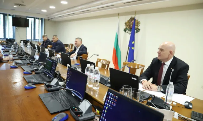 Иван Гешев плаши с разкрития членове на ВСС, които му искат оставката - Tribune.bg