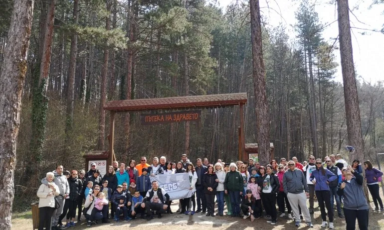 За природата: Над 100 души на поход в Банкя - Tribune.bg