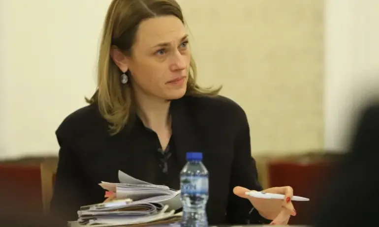 Ива Митева: Лена Бориславова ни извиваше ръцете да изберем техния кандидат за шеф на КЕВР - Tribune.bg
