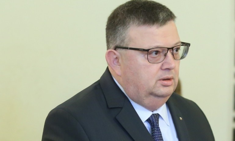 Цацаров депозира оставката си в НС - Tribune.bg