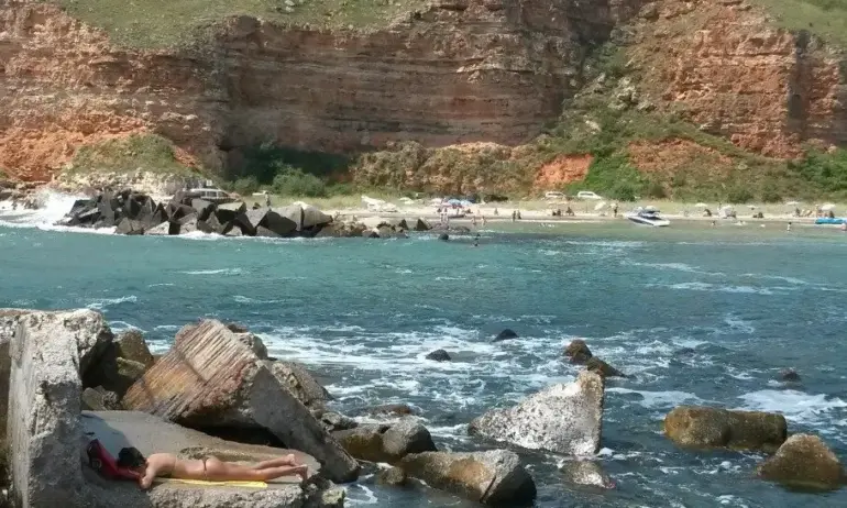 Рибари блокираха международен път I - 9 към Румъния. Настояват за достъп до залив Болата - Tribune.bg