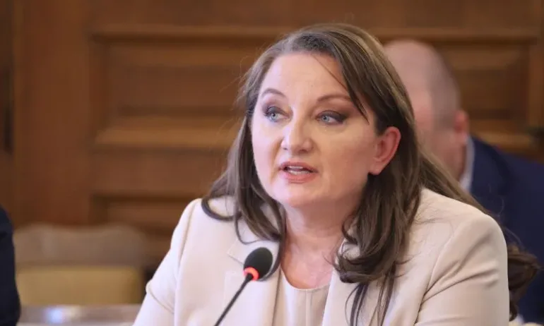 Деница Сачева пред Tribune: За цените трябват силни регулатори и по-голям контрол на веригите за доставки - Tribune.bg