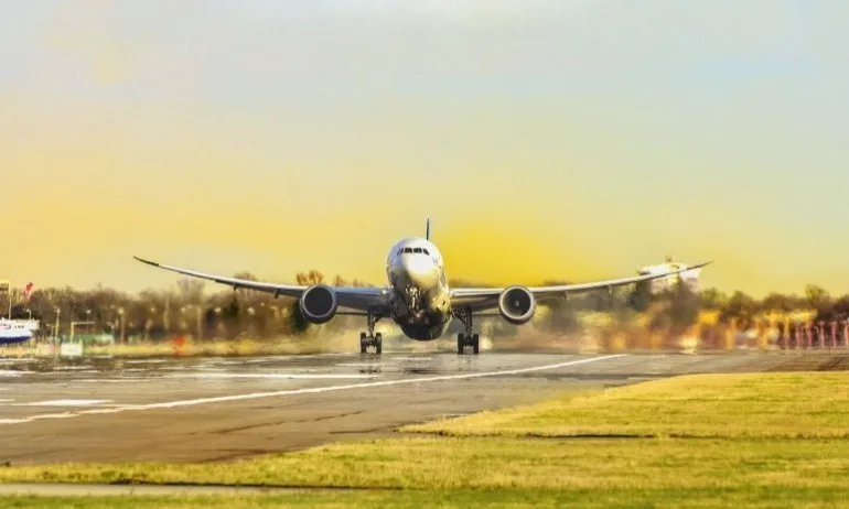 Пътуванията със самолет в света са се свили с 85% - Tribune.bg
