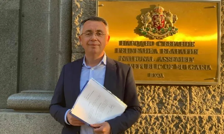 Хасан Азис: Отказвам се от мястото на народен представител и оставам кмет на Кърджали - Tribune.bg