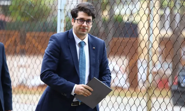 Пеканов: Кабинетът Петков е задал пред ЕК, че ще намали 40% вредни емисии от сектор енергетика - Tribune.bg