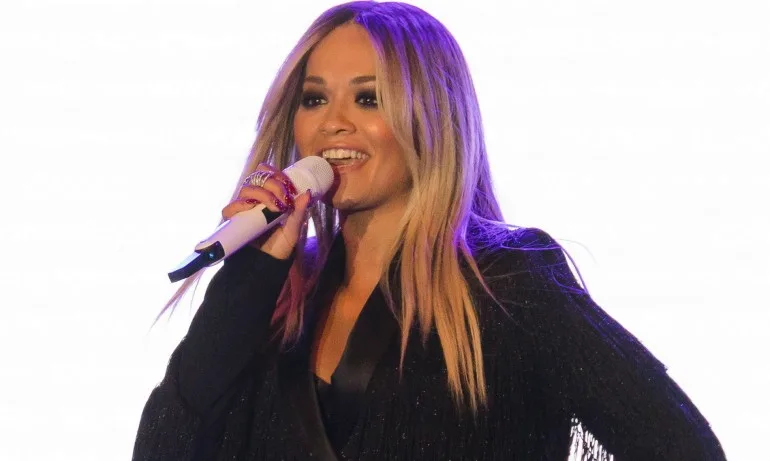 Световноизвестната певица Рита Ора снима клип на паметника Бузлуджа - Tribune.bg