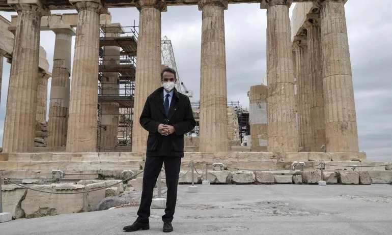 Мицотакис: С президента ще сме сред първите ваксинирани - Tribune.bg