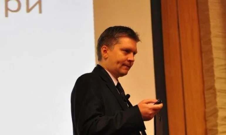 Предозиране: Аламанов влезе в морето с костюм, бил на острови (СНИМКА) - Tribune.bg