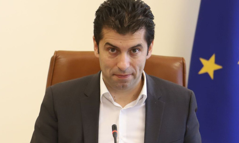 Петков в стил Робин Худ: Не харчим повече пари, просто ги даваме на бедните - Tribune.bg