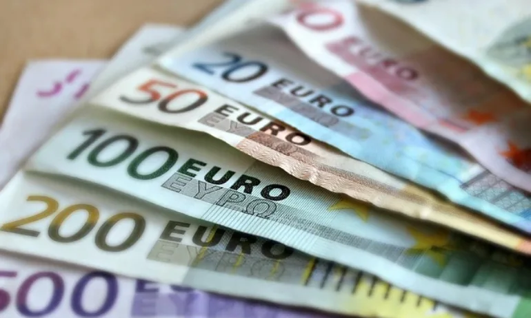 Банкомати в Румъния пускат фалшиви евро банкноти - Tribune.bg