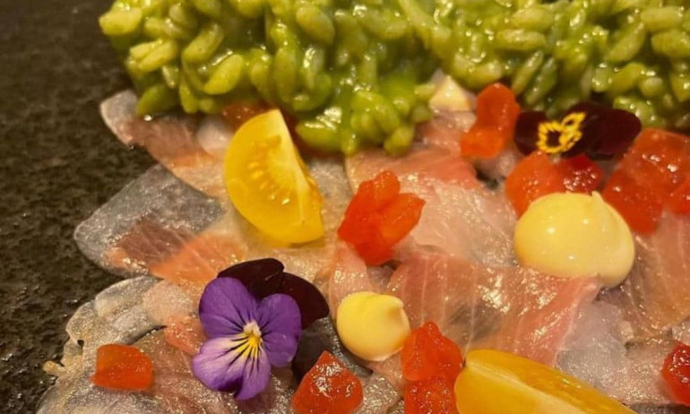 Коалицията се разпадна, а Линда се тагна от ресторант - Tribune.bg