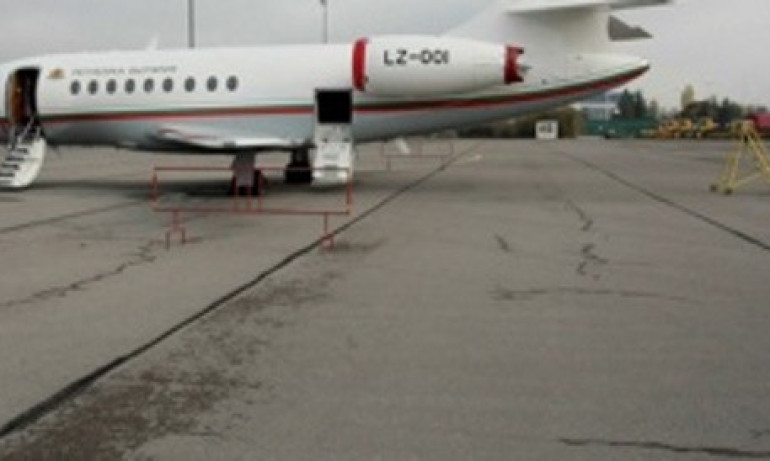 Фалконът не е возил властта до Пловдив, а проверявал аеронавигационни средства - Tribune.bg