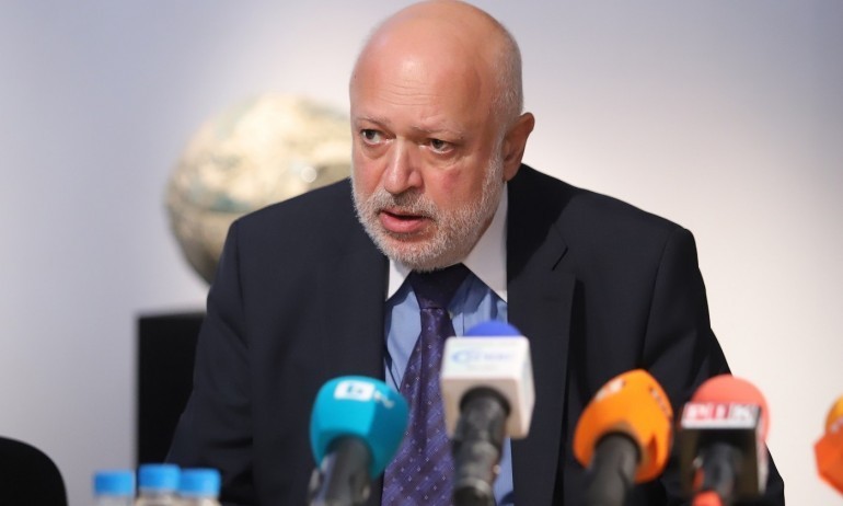 Минеков ще влиза в офисите на ГЕРБ с армията, танкове, топове, самолети, вертолети и десантчици - Tribune.bg