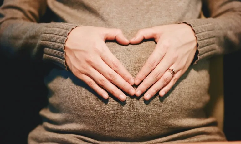 МЗ с препоръки към бременните жени във връзка COVID-19 в България - Tribune.bg