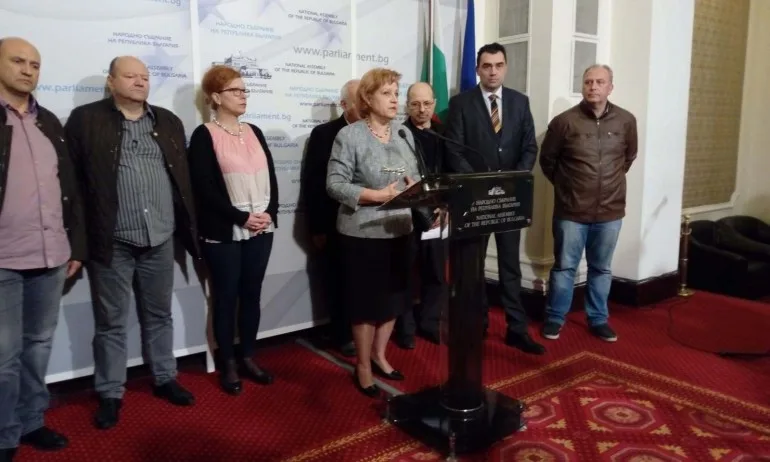 ГЕРБ и таксиметровите фирми срещу сивия сектор в бранша - Tribune.bg