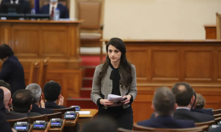 Борислав Цеков: Подаденото от Лена Бориславова заявление е едно правно нищо - Tribune.bg