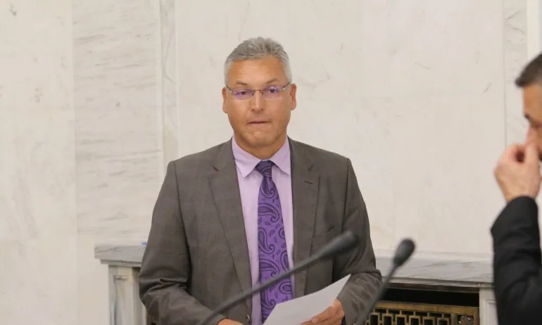 Валери Жаблянов: Нинова използва методи на Цветанов за печелене на избори - Tribune.bg