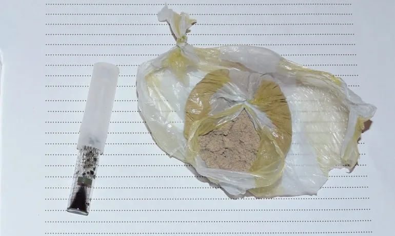 МВР с брутални снимки: Метална тръба и секира за полицаи в Кюстендил - Tribune.bg