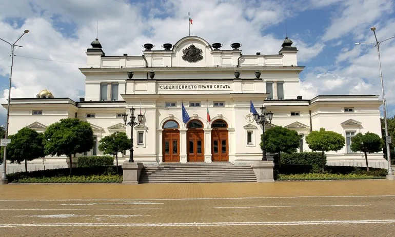 През 2019 г. Народното събрание е приело 124 закона и 199 решения - Tribune.bg