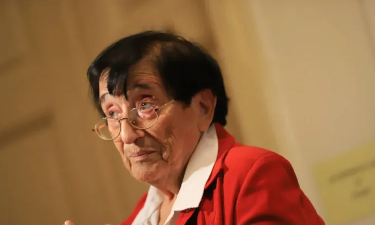 Мика Зайкова: Само 3,6% от българите могат да си плащат сметките, 40% въобще не могат - Tribune.bg