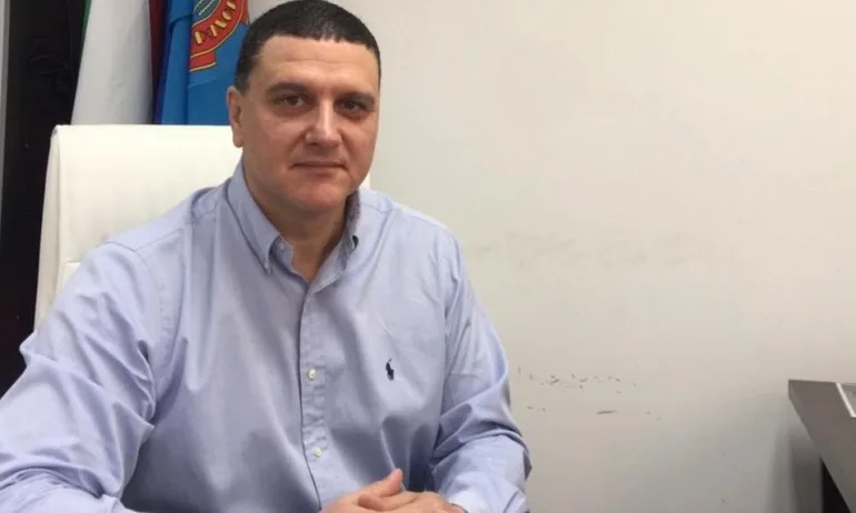 Кметът на Оряхово към Радев: Дарявал съм и продължавам, но никога не съм парадирал с това като Вас - Tribune.bg