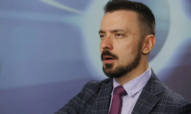 Кристиян Шкварек: Основната разделителна линия е с кого ГЕРБ ще направят коалиция - Tribune.bg