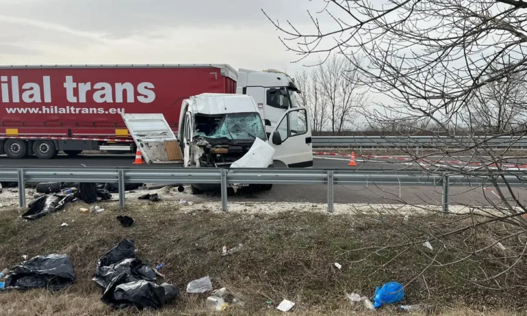 Тежко денонощие по пътищата с 25 катастрофи - Tribune.bg