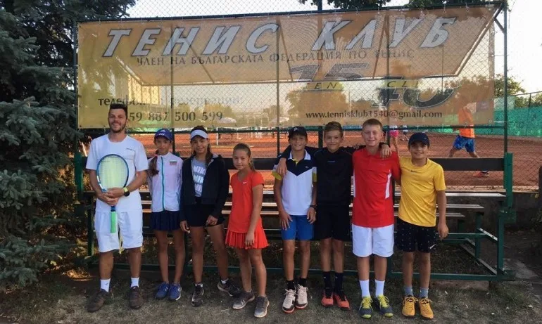 5 българчета се класираха за четвъртфиналите на Редута къп - Tribune.bg