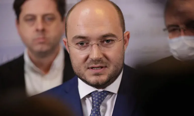 Общинският съвет кани на заседание Демерджиев и Тодоров за инцидентите на пътя - Tribune.bg