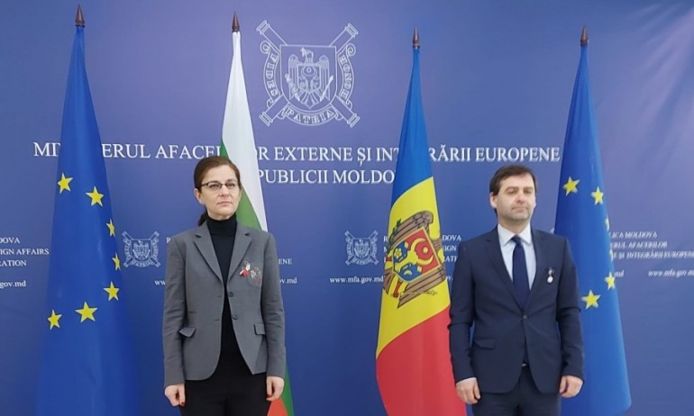 Генчовска: България може да помогне на Молдова в бежанската криза - Tribune.bg