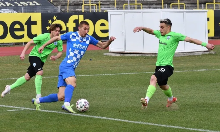 Два елитни португалски клуба искат Илиан Илиев - младши - Tribune.bg