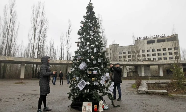 За първи път след аварията в Чернобил: Коледна елха в Припят - Tribune.bg