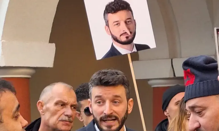 Бул. Сливница отново под блокада заради Б. Бонев и кмет-гурбетчия (СНИМКИ) - Tribune.bg