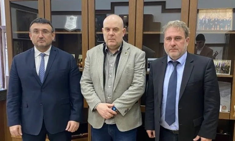 Гешев, Маринов и Банов създадоха група срещу престъпленията с културни ценности - Tribune.bg