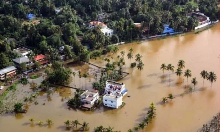 Наводненията в Индия взеха 324 жертви - Tribune.bg